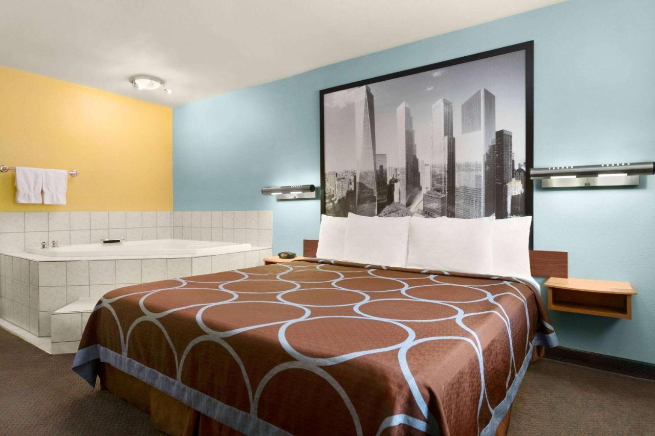 فندق Super 8 By Wyndham فيندلاي المظهر الخارجي الصورة